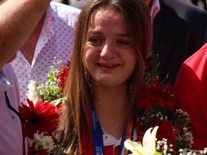 Dünya İkincisi Sümeyye Boyacı’dan Mutluluk Gözyaşları