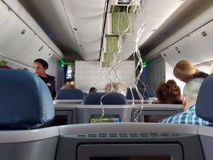 Yolcu Uçağının Motoru Bozuldu, 7 Dakikada 300 Bin Feet İrtifa Kaybetti