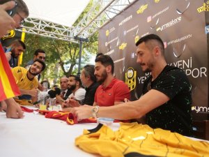 Yeni Malatyasporlu Futbolculara Büyük İlgi