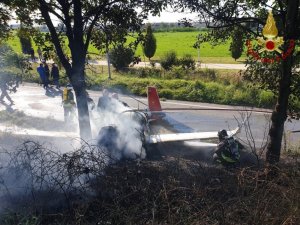 İtalya’da Tek Motorlu Uçak Düştü: 1 Ölü, 3 Yaralı