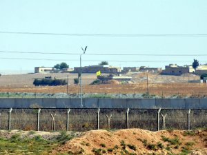 Terör Örgütü Sınırın Sıfır Noktasında Mevzilendi