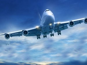 Japonya Tapah Tayfunu’na Teslim: 400 Uçuş İptal Edildi