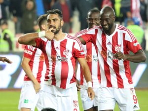 Süper Lig: Demir Grup Sivasspor: 2 - Trabzonspor: 1 (Maç Sonucu)