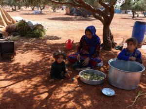 Suriye’deki Göçmenlerin Trajedisi Kamerada