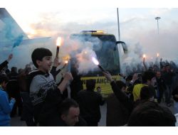 Fenerbahçe Kafilesine Taşlı Yumurtalı Saldırı