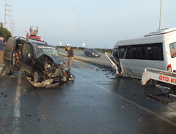 Rize'de Trafik Kazası 1'i Ağır 17 Yaralı
