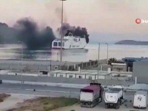 Yunanistan’da Feribot Yandı