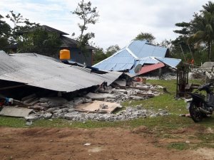 Endonezya’daki Depremde Ölü Sayısı 30’a Yükseldi