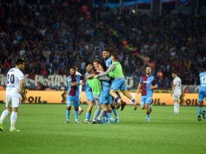 Süper Lig: Trabzonspor: 4 - Beşiktaş: 1 (Maç Sonucu)