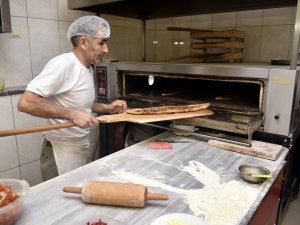 Bu Pideyi Yemek İçin Kilometrelerce Yol Geliyorlar