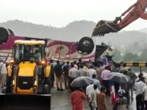 Hindistan’da Feci Kaza: 21 Ölü, 50 Yaralı