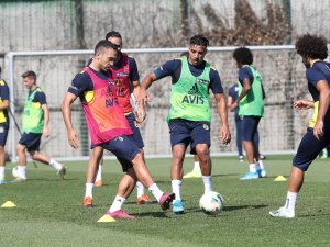 Fenerbahçe, Antalyaspor Mesaisine Devam Ediyor
