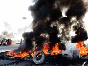 Bağdat’ta Hükümet Karşıtı Gösteriler Devam Ediyor: 15 Yaralı