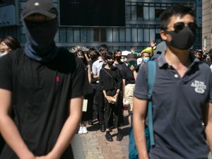 Hong Kong’ta Gösterilerde Maske Takılması Yasaklanacak
