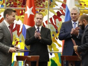 Rusya Başbakanı Medvedev’den Küba Ziyareti