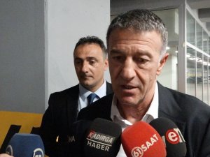 Ahmet Ağaoğlu: "Canını Dişine Takarak Mücadele Eden Bir Takımımız Var"