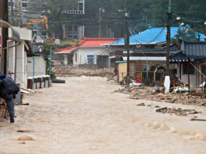 Mitag Tayfununda Ölü Sayısı 10’a Yükseldi