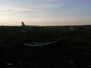 Yolcu Uçağı İran’a Acil İniş Yaptı