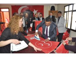 Üç Hilalli Bayrağa Talebi Karşılamak İçin, Eski Bayraklar Temizlenip Ütüleniyor