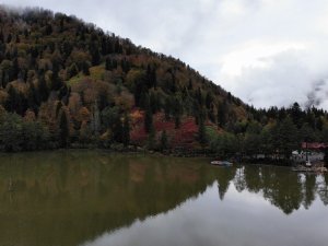 Borçka Karagöl’ün Büyüleyen Sonbahar Güzelliği