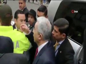 Kolombiya Eski Devlet Başkanı Uribe Yolsuzluktan Suçlu Bulundu