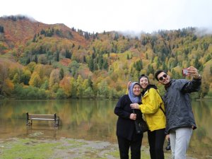 Borçka Karagöl’ün Büyüleyen Sonbahar Güzelliği