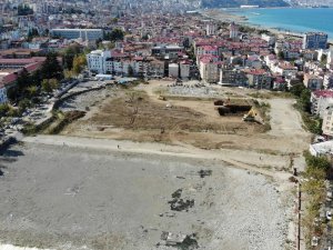 Trabzon’da Millet Bahçesi’nin Yapımı İçin İlk Kazma Vuruldu