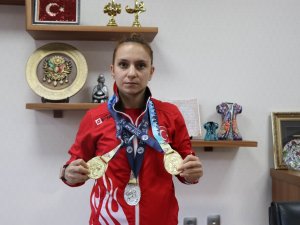 Dünya Şampiyonu Şaziye Erdoğan: “Madalyalarımı Mehmetçiğimize Armağan Ediyorum”
