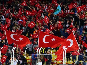 Şehit Aileleri Milli Maçta