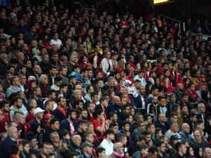 Kadıköy’de Bin 796 Gün Sonra Milli Heyecan