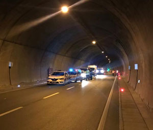 Rize'de Tünelde Motosiklet Tıra Çarptı 1 Ölü