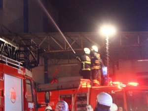 Rize’de Metruk Binada Yangın Çıktı