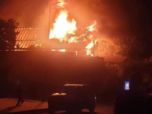 Mısır’daki Tarihi Kilise Alev Alev Yandı