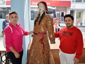 Bu Da Fındıktan Elbise