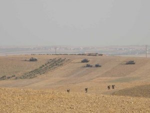 Münbiç Sınırında Bekleyiş Sürüyor