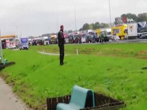 Hollandalı Çiftçilerden Protesto
