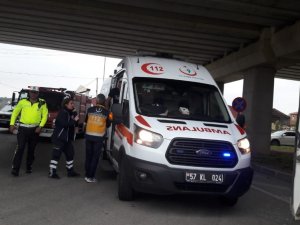 Sinop’ta Öğrenci Sevisi İle Otomobil Çarpıştı: 13 Yaralı