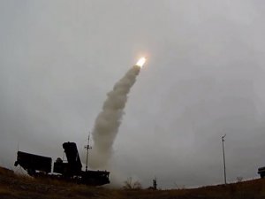Rusya S-400 Hava Savunma Sistemlerini Ateşledi