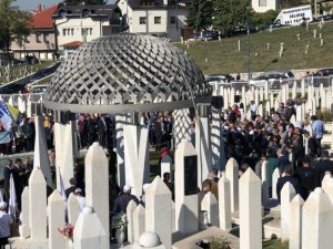 Aliya İzetbegoviç Vefatının 16. Yılında Anılıyor