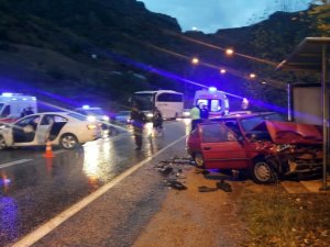 Gümüşhane’de Trafik Kazası: 2 Yaralı