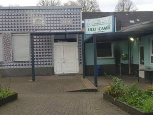 Almanya’da Camiye Çirkin Saldırı