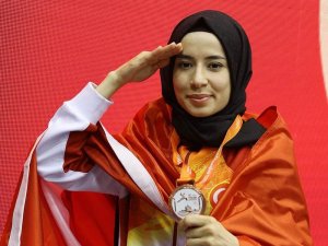 Dünya Üçüncüsü Oldu, Mehmetçiğe Selam Yolladı
