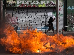 Protestolar Şili Devlet Başkanına Geri Adım Attırdı