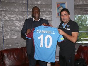Trabzonspor’un Eski Futbolcusu Kevin Campbell, Bordo-mavili Kulübü Ziyaret Etti