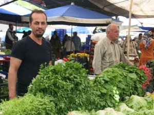 Pazarlarda Yazlık Meyve Ve Sebzeler Yerlerini Kışlıklara Bıraktı