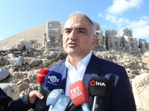 Bakan Ersoy’un Nemrut Programında Belediye Başkanı Fenalaştı