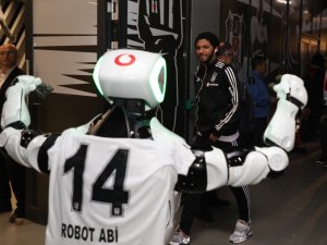 Robot Veysi, Derbiyi İzledi