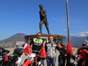 Artvin Motosiklet Kulübü Üyeleri Ata’nın Huzurunda