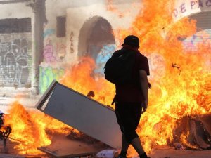 Şili’deki Gösterilerde Ölenlerin Sayısı 20’ye Yükseldi