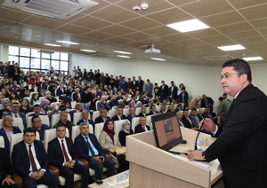 Prof. Dr. Ruhi Ersoy'dan RTEÜ'de "Türk Devlet Geleneği ve Cumhuriyet Şuuru” Konferansı